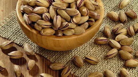 تصویر 3 از پسته اکبری سوپر لوکس با طعم عالی و ظاهر کشیده